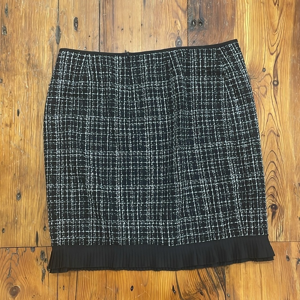 WHITE HOUSE BLACK MARKET Women Cotton Blend Pencil Skirt Tweed Pleat Decor 12 - Picture 6 of 7